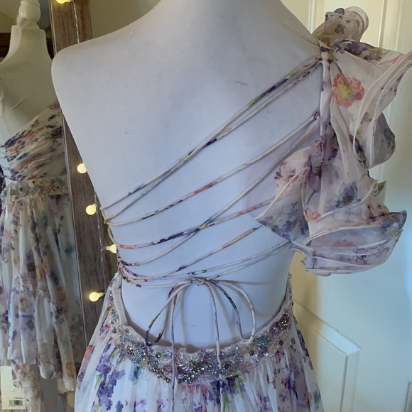 MAC DUGGAL
One Shoulder Asymmetrical High Low Gown - Picture 14 of 16